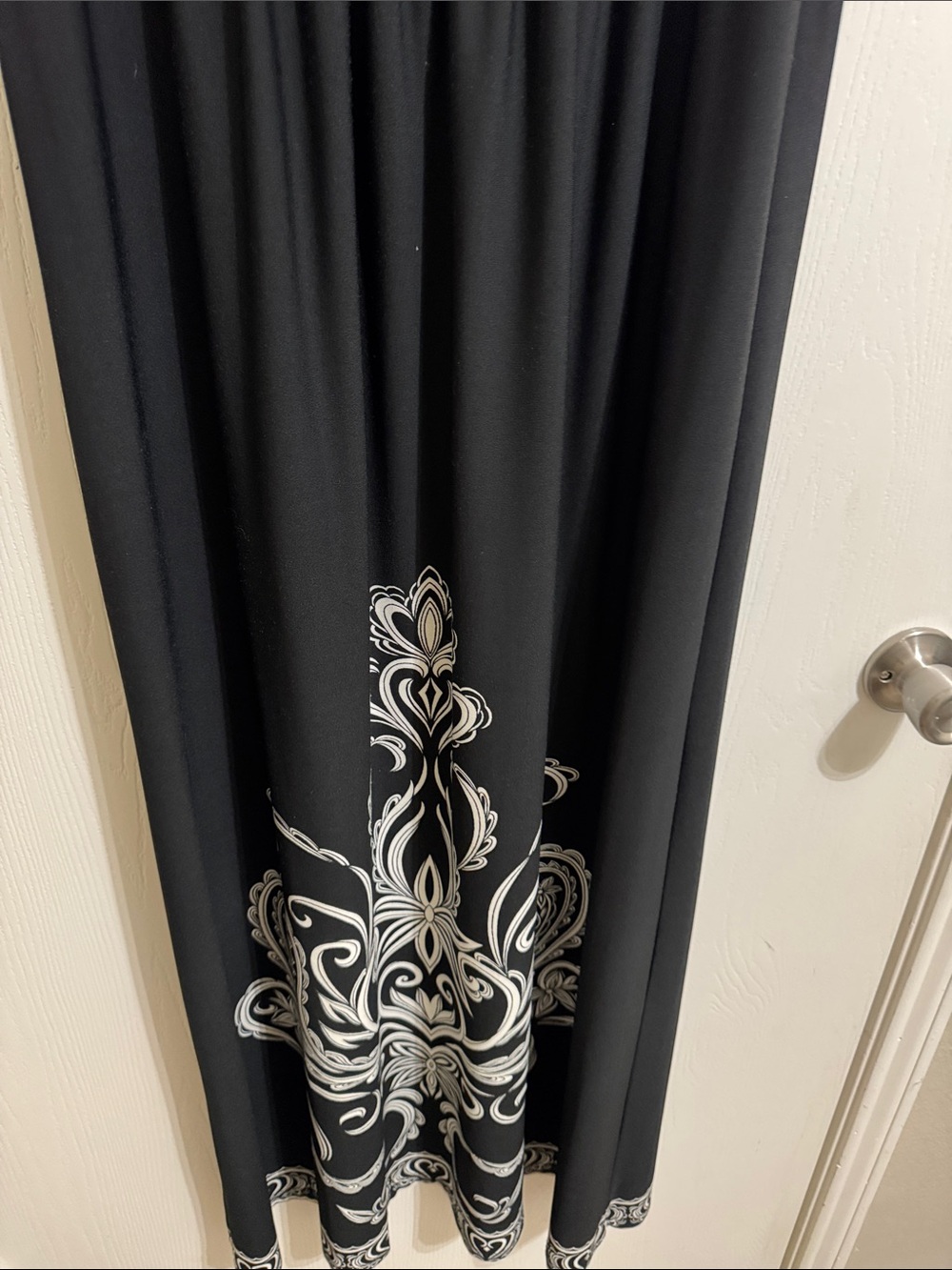 Forever Boho Black Maxi Dress V Neck Sleeveless Empire Waist Floral Motif XL - Picture 7 of 13